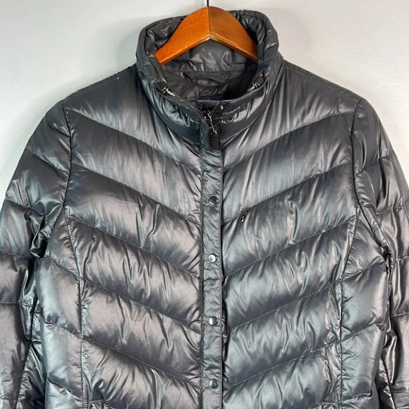 GAP Black Down Fill Puffer Jacket Nylon Lightweight Zip Snap Pockets Granola M - Picture 3 of 15
